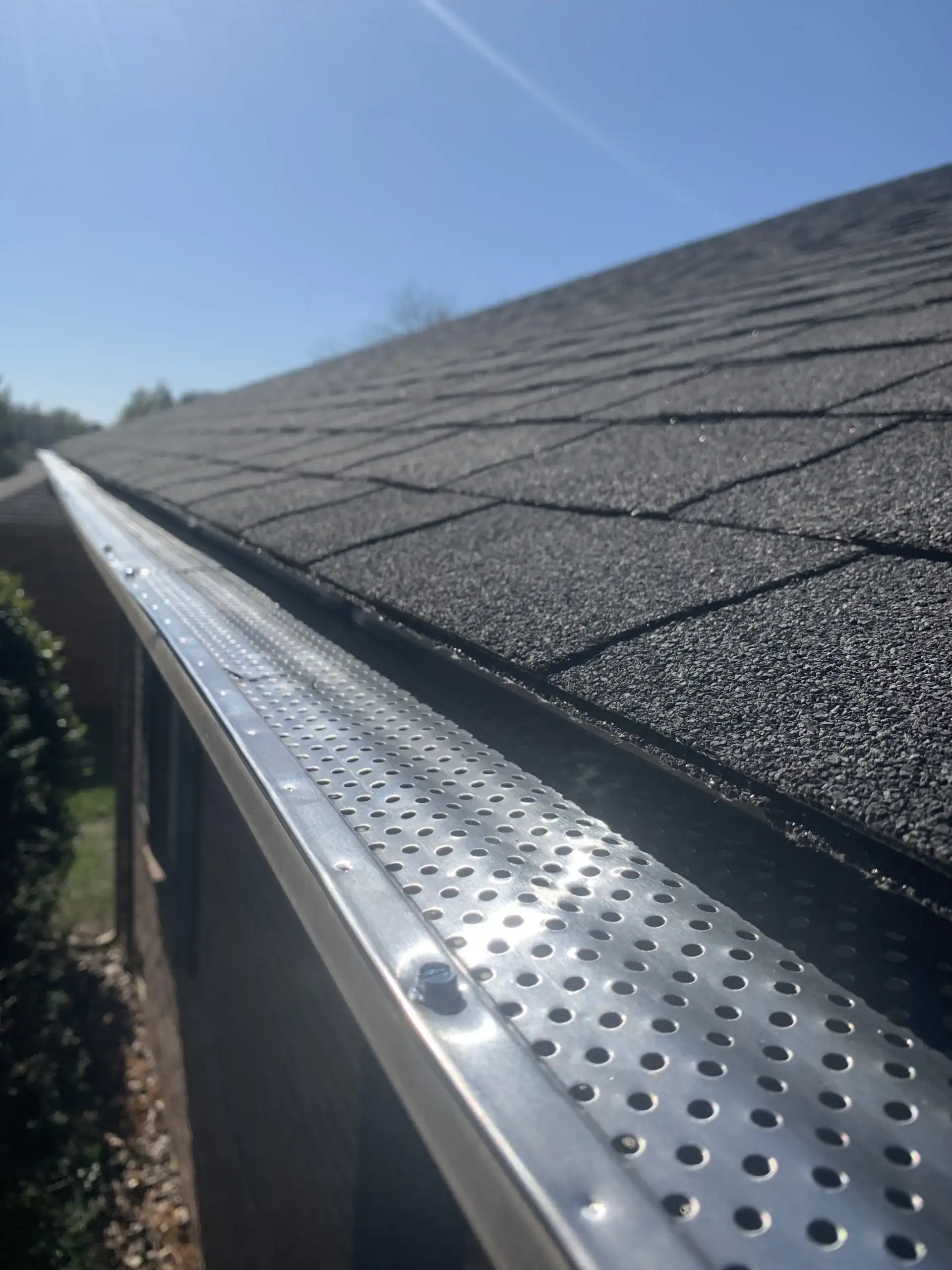 roof-of-a-house-showing-gutter-and-gutter-guard